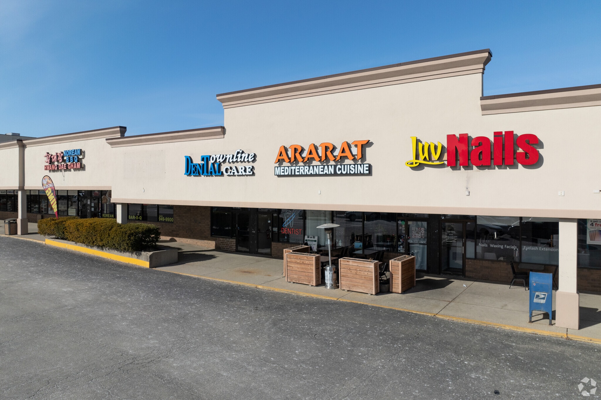 350-372 Townline Rd, Mundelein, IL for lease Primary Photo- Image 1 of 6