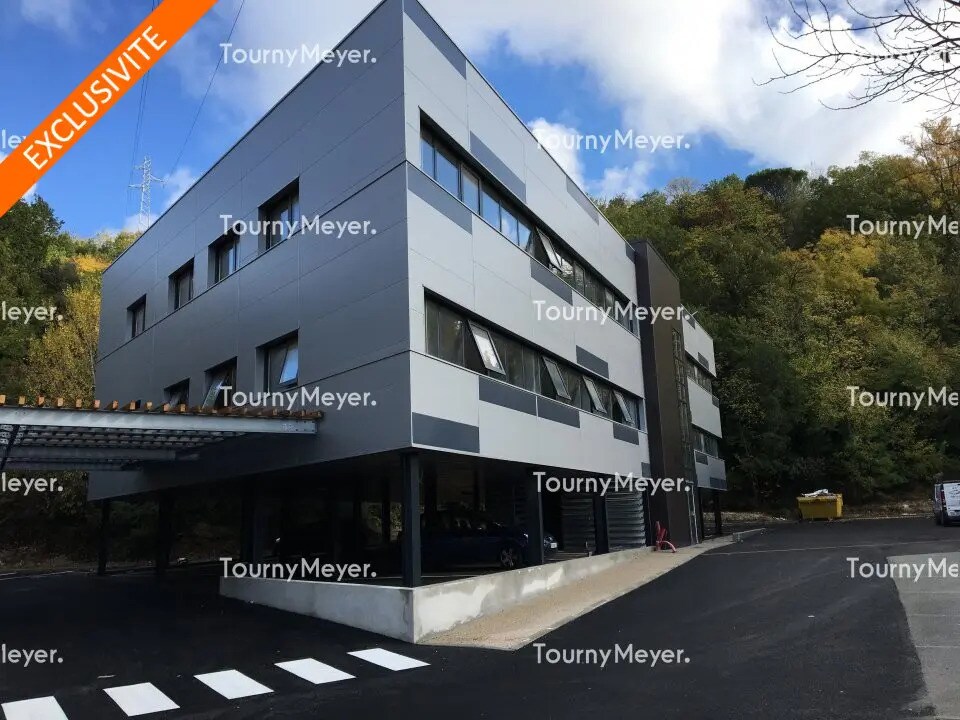 Office in Floirac for lease Building Photo- Image 1 of 8