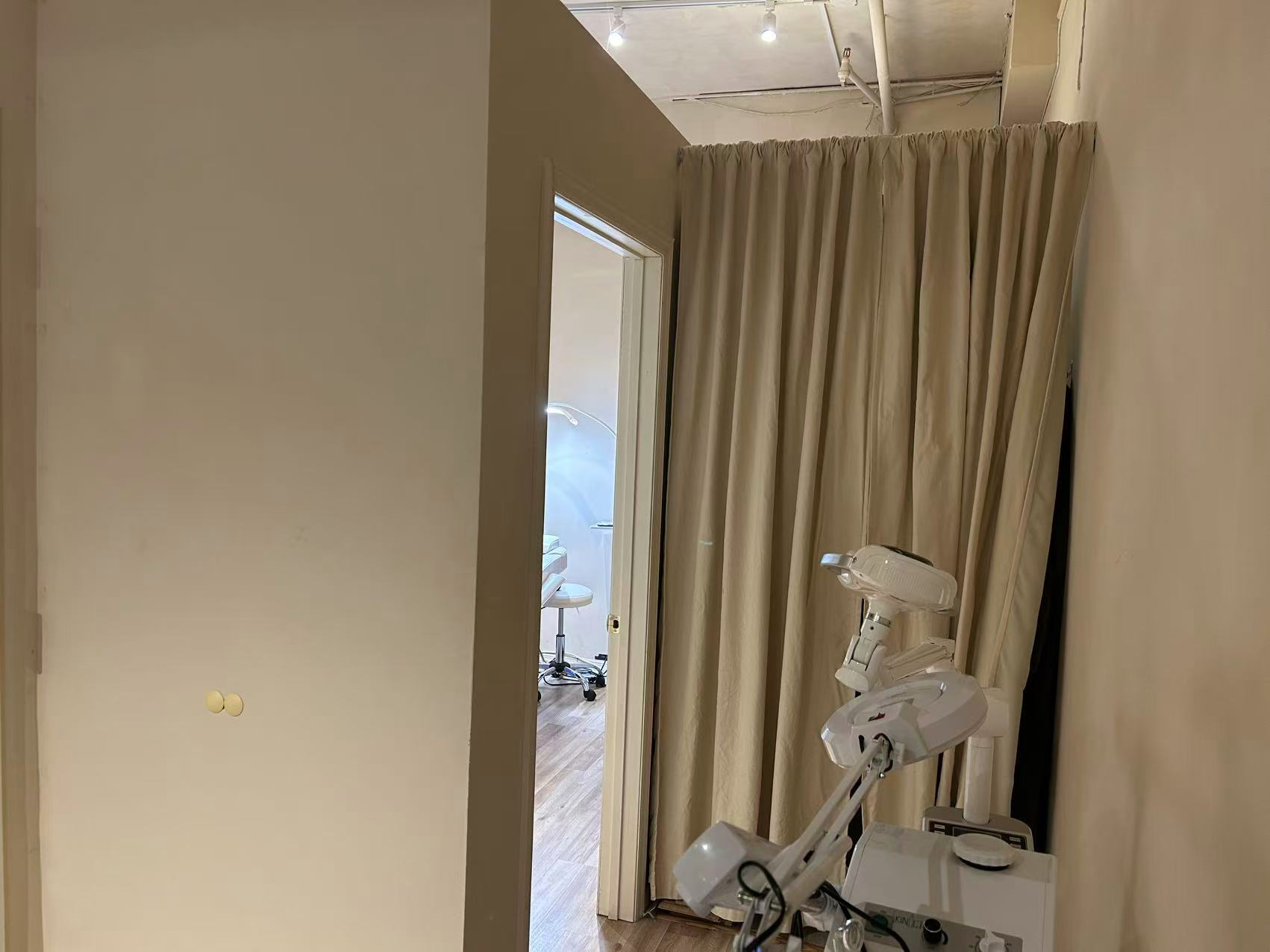 21 W 39th St, New York, NY for lease Interior Photo- Image 1 of 7