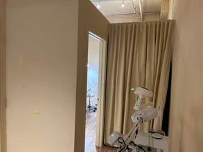 21 W 39th St, New York, NY for lease Interior Photo- Image 1 of 7