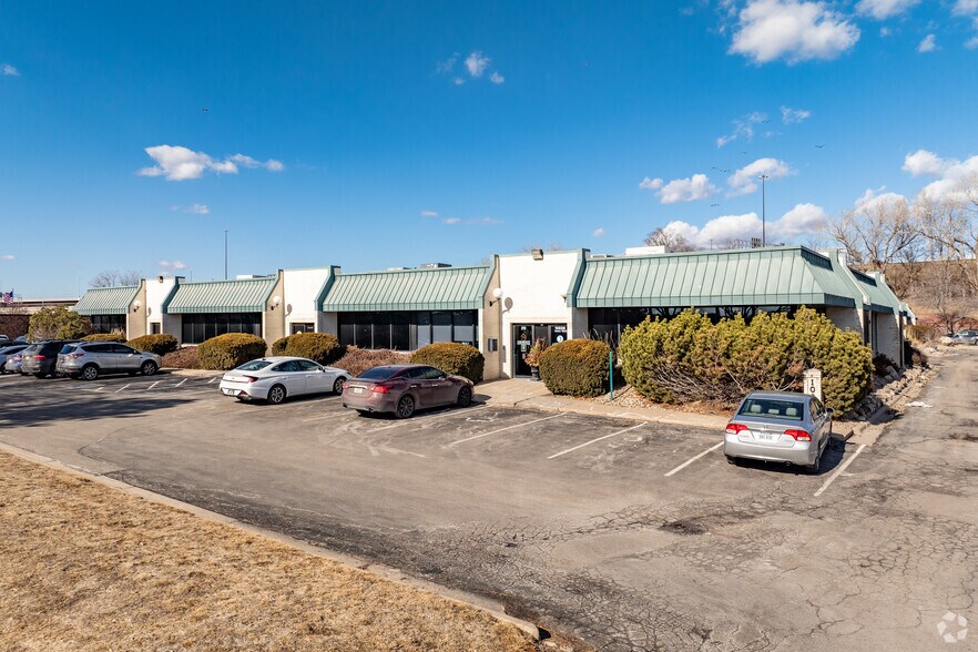 10824 Old Mill Rd, Omaha, NE à louer - Photo du bâtiment - Image 2 de 11
