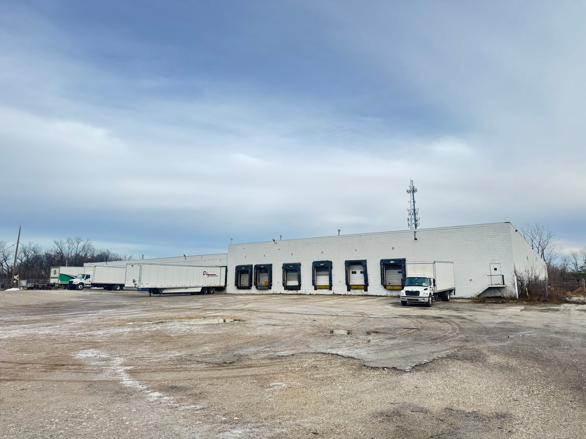 880 W Waterloo Rd, Akron, OH for lease Primary Photo- Image 1 of 7