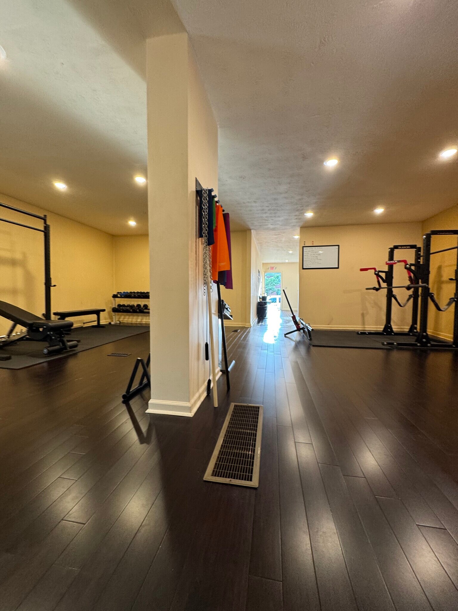 105 Crescent Ave, Louisville, KY for lease Building Photo- Image 1 of 6