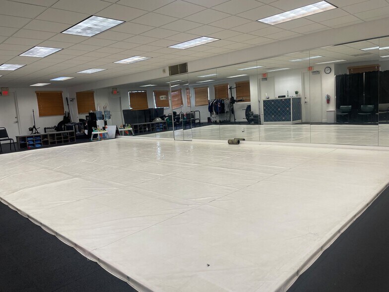 1446 N Krome Ave, Florida City, FL à louer - Photo du bâtiment - Image 2 de 15