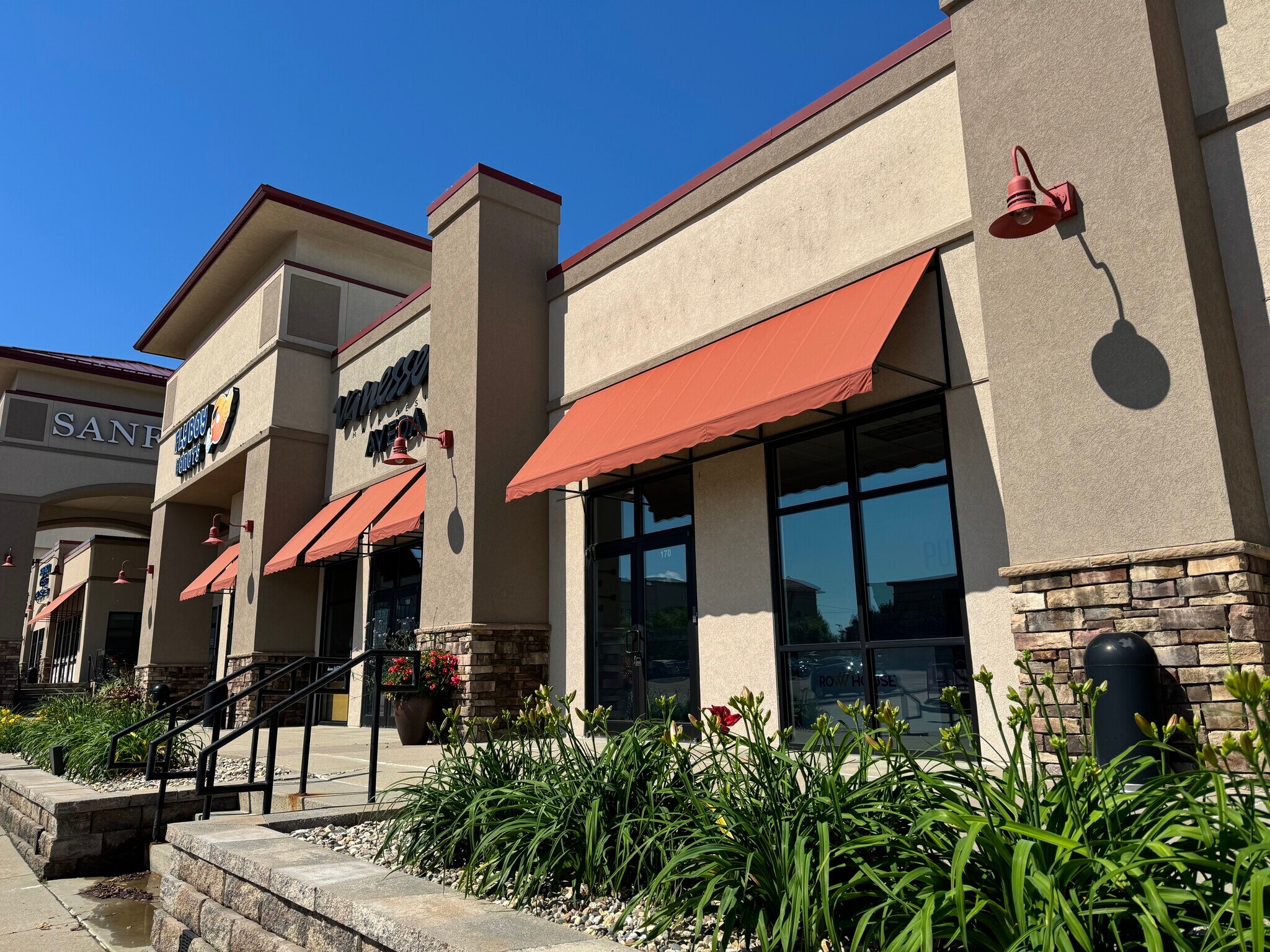 5005 S Western Ave, Sioux Falls, SD for lease Building Photo- Image 1 of 8