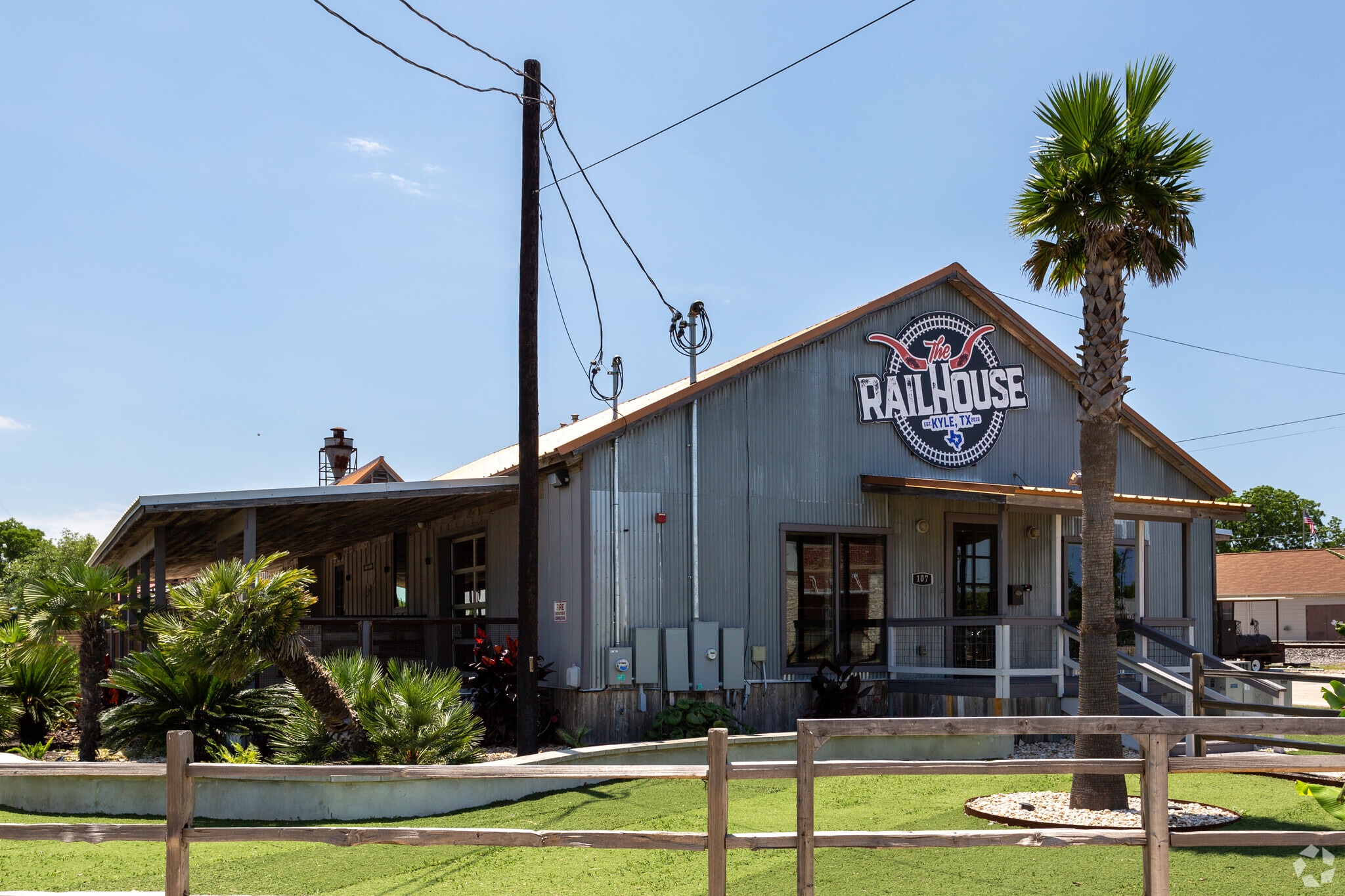 107 E Center St, Kyle, TX for sale Primary Photo- Image 1 of 2
