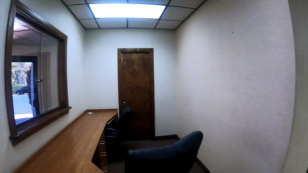 601 S Rancho Dr, Las Vegas, NV à louer - Vidéo sur l’inscription commerciale - Image 2 de 52