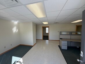 1667 White Mountain Hwy, Sanbornville, NH for lease Interior Photo- Image 2 of 8