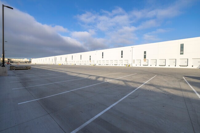 More details for 5441 International Blvd, Oakland, CA - Industrial for Lease