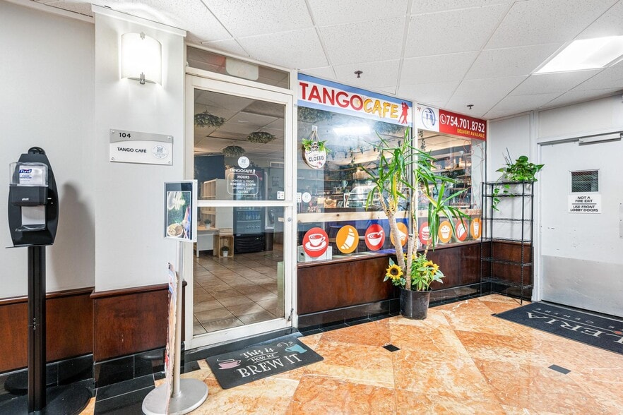 2455 E Sunrise Blvd, Fort Lauderdale, FL for sale - Lobby - Image 2 of 24