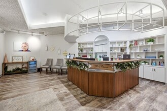 7138 S Highland Dr, Salt Lake City, UT à louer Photo intérieure- Image 2 de 16