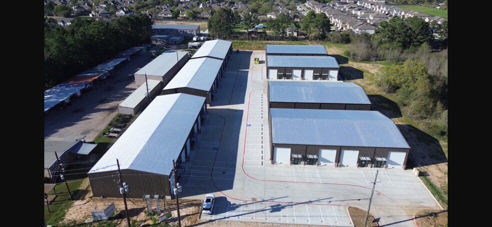 12338 Spring Cypress Rd, Tomball, TX à louer - Photo du bâtiment - Image 3 de 12