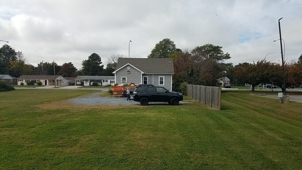 1411 S Governors Ave, Dover, DE à louer - Photo du bâtiment - Image 3 de 4