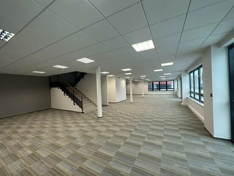 Office in Strasbourg for lease - Interior Photo - Image 1 of 6
