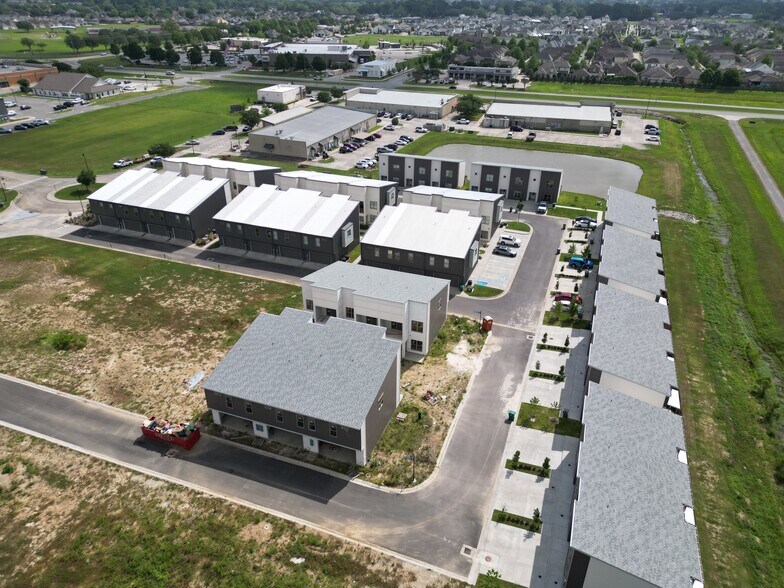 1700 Chemin Metairie Pky, Youngsville, LA à louer - Photo du bâtiment - Image 3 de 3