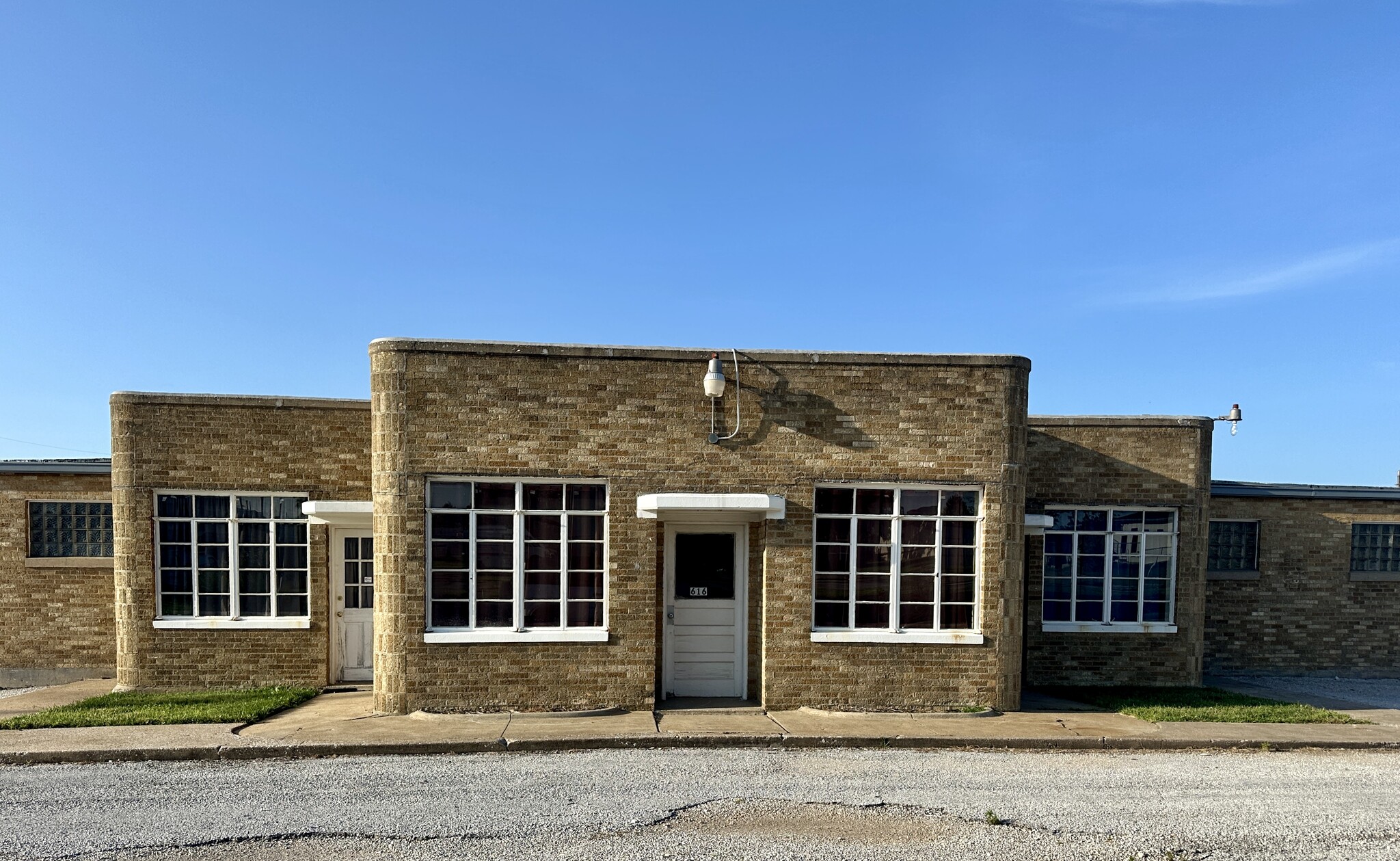 616 W Tampa St, Springfield, MO for lease Building Photo- Image 1 of 4