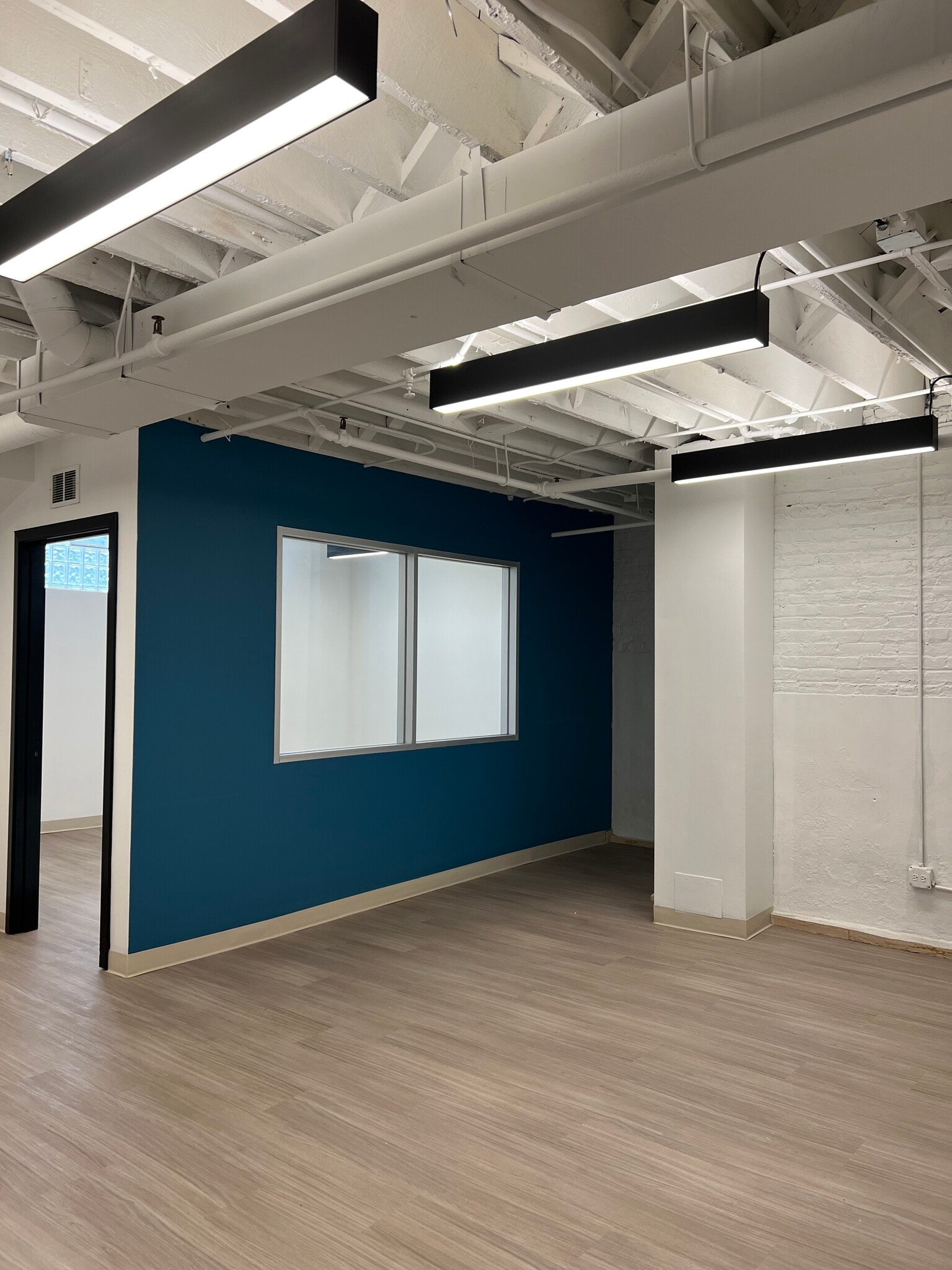 4410 N Ravenswood Ave, Chicago, IL for lease Interior Photo- Image 1 of 4