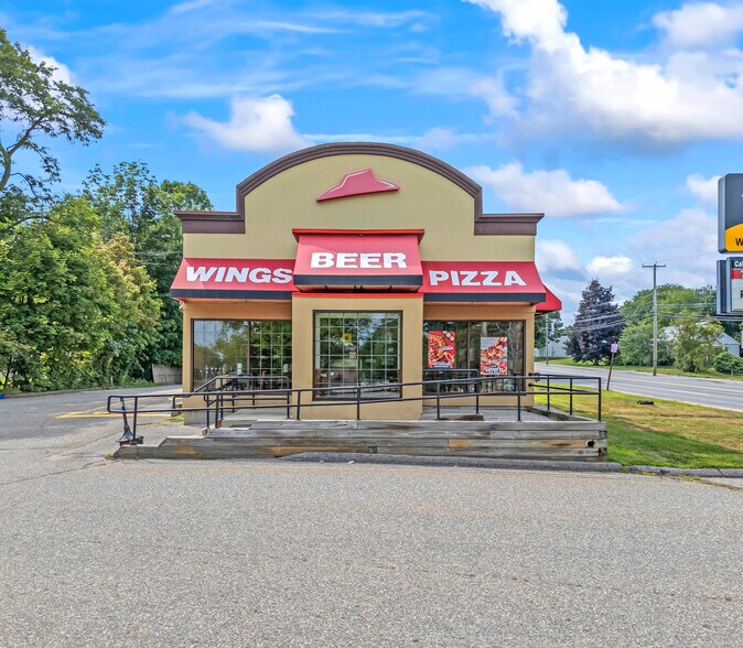 875 Sabattus St, Lewiston, ME à vendre - Photo du bâtiment - Image 2 de 7