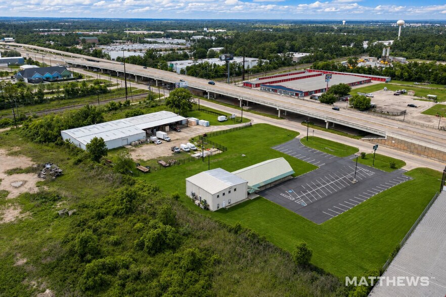 8448 Highway 242, Conroe, TX à louer - Photo du bâtiment - Image 2 de 3