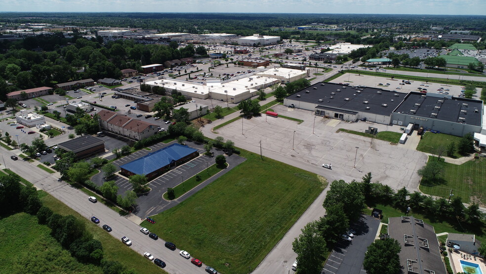 3241 Loch Ness Dr, Lexington, KY for sale - Building Photo - Image 3 of 7