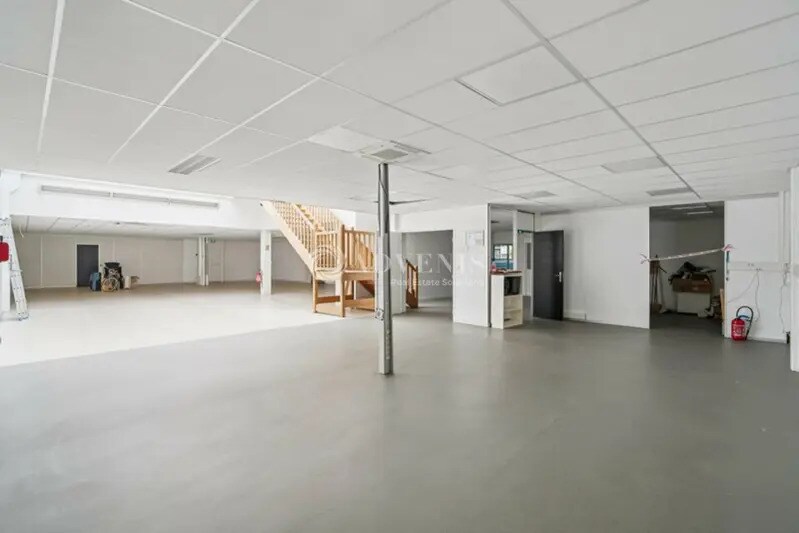 Flex in Villiers-sur-Marne for lease Interior Photo- Image 1 of 13