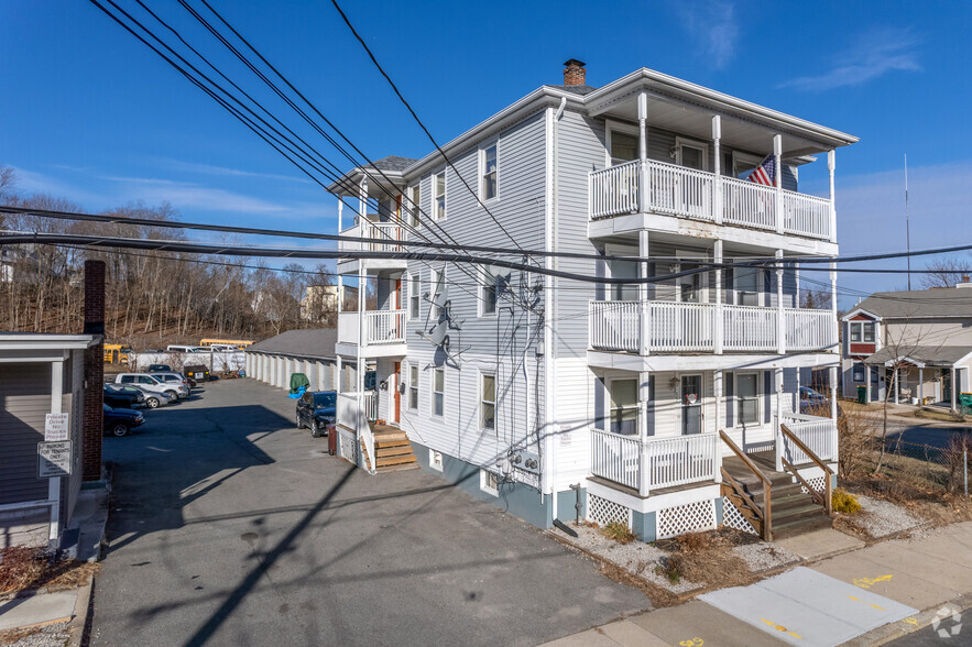 35 Transit St, Woonsocket, RI à vendre - Photo principale - Image 1 de 1