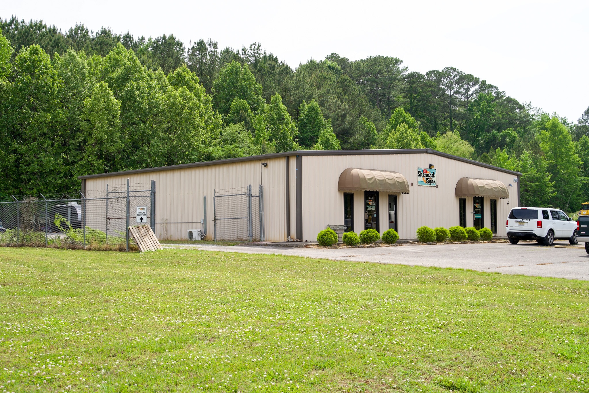 126 Castle Dr, Madison, AL for sale Primary Photo- Image 1 of 6