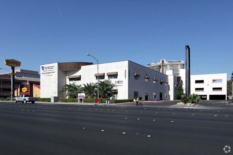 3061 S Maryland Pky, Las Vegas, NV for sale - Primary Photo - Image 1 of 21