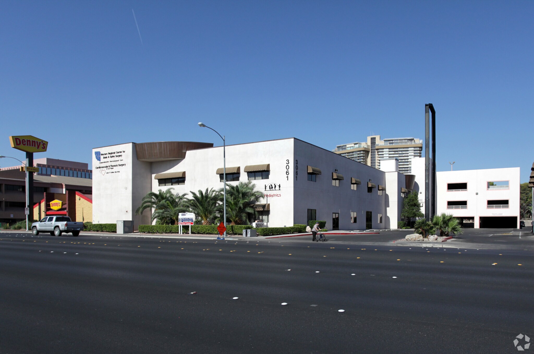 3061 S Maryland Pky, Las Vegas, NV à vendre Photo principale- Image 1 de 22