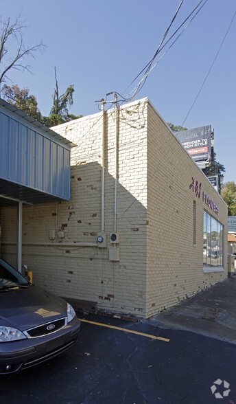 3450 Brainerd Rd, Chattanooga, TN for sale - Building Photo - Image 2 of 2