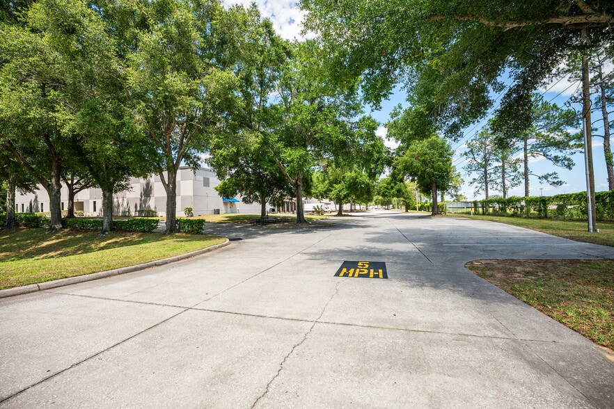 445 SW 52nd Ave, Ocala, FL for lease - Building Photo - Image 3 of 8