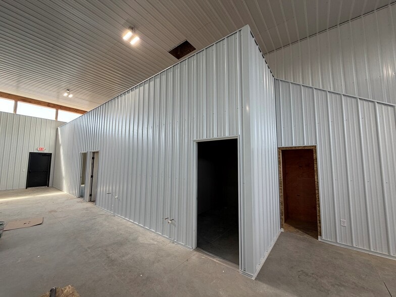 13706 Woodlawn Hills dr, Cedar Springs, MI for lease - Building Photo - Image 3 of 9