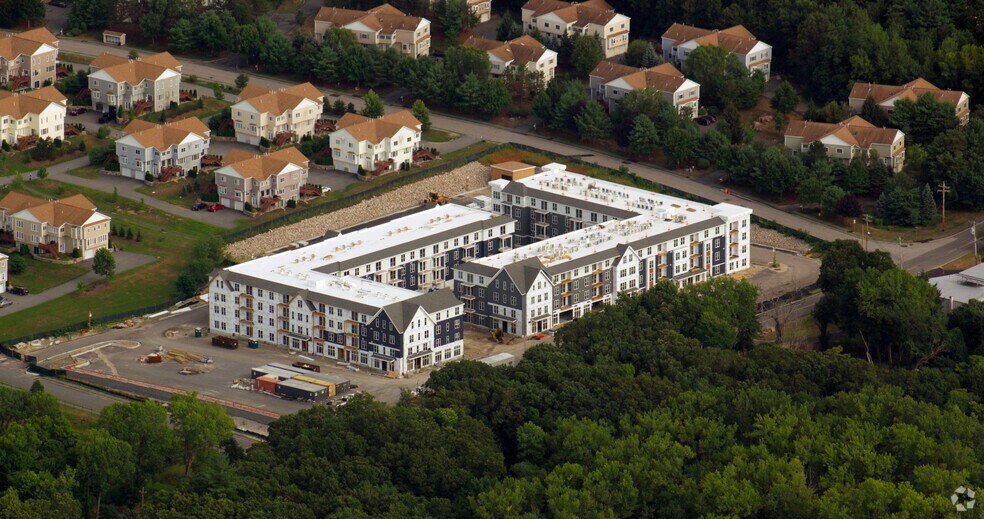 100 Chestnut St, Ashland, MA à louer - Photo principale - Image 2 de 3