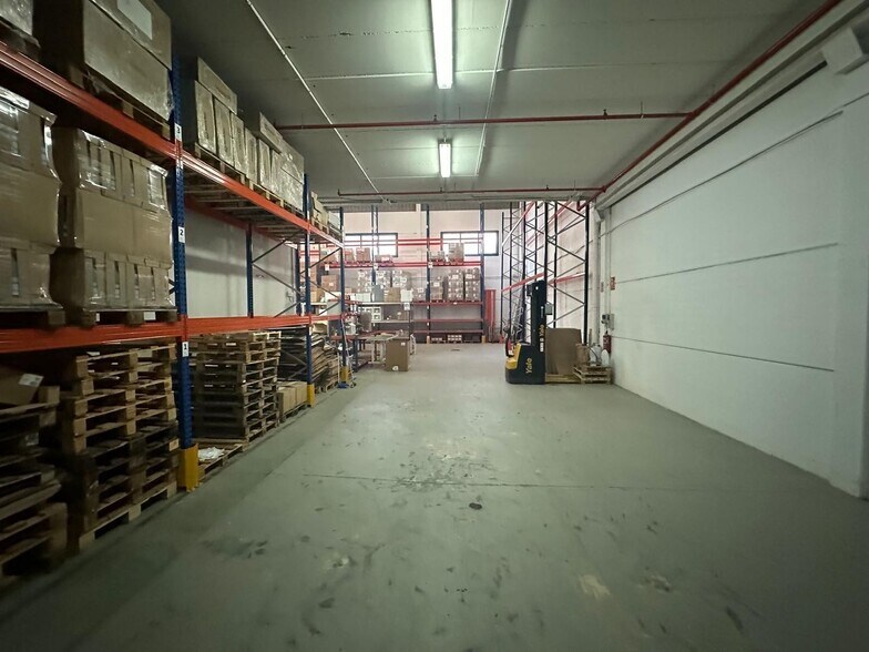 Industrial in Móstoles, Madrid for lease - Building Photo - Image 2 of 14