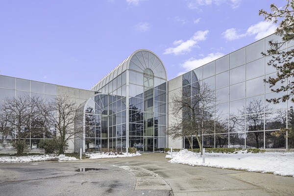 2125-2155 Butterfield Dr, Troy, MI à louer Photo du bâtiment- Image 1 de 26