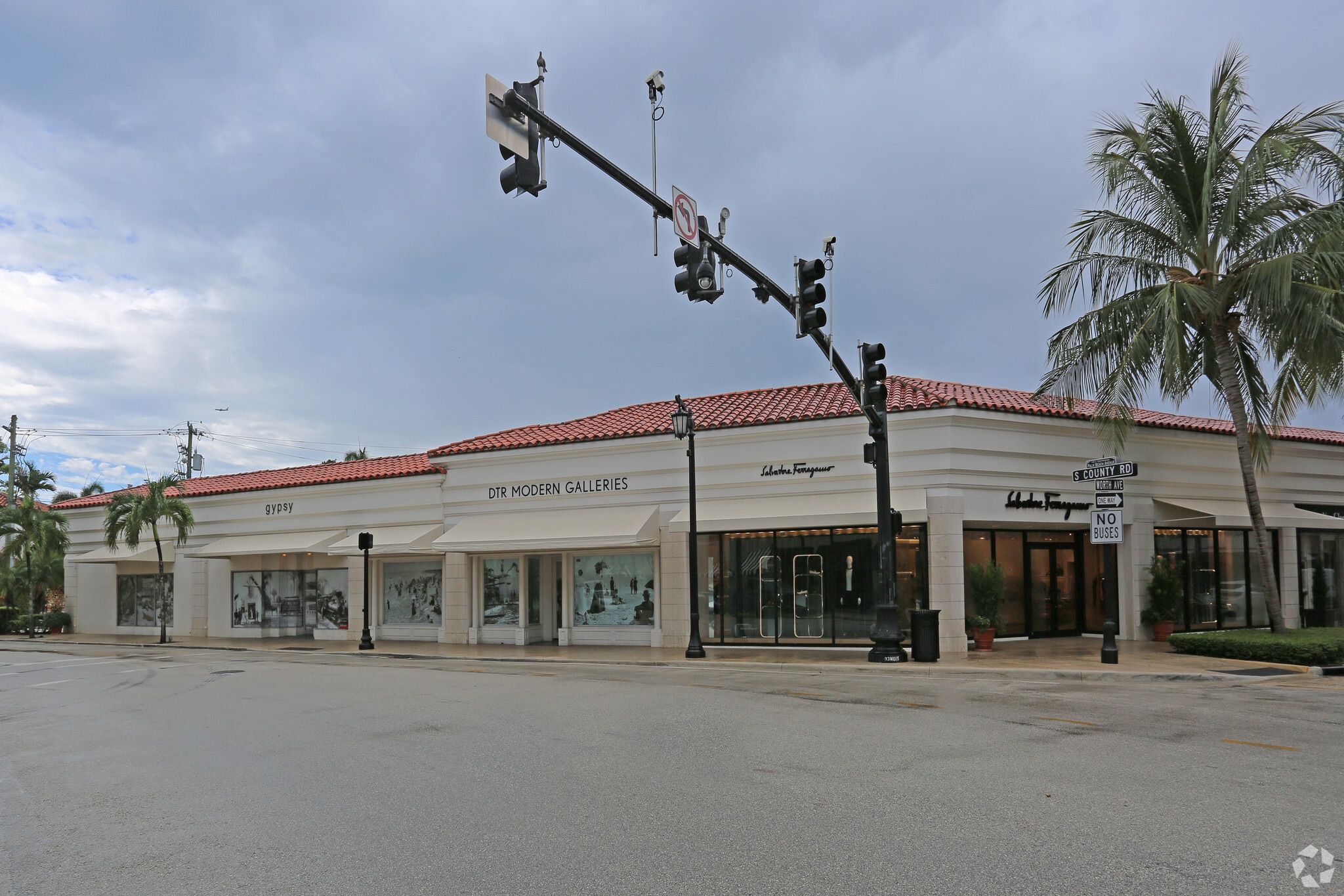 200-210 Worth Ave, Palm Beach, FL for lease Primary Photo- Image 1 of 6