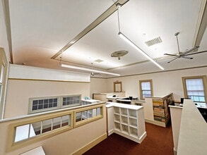 189 Main St, Yarmouth, ME for lease Interior Photo- Image 2 of 4