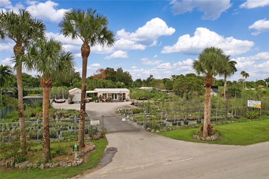 31875 SW 197th Ave, Homestead, FL à vendre - Photo du bâtiment - Image 2 de 6