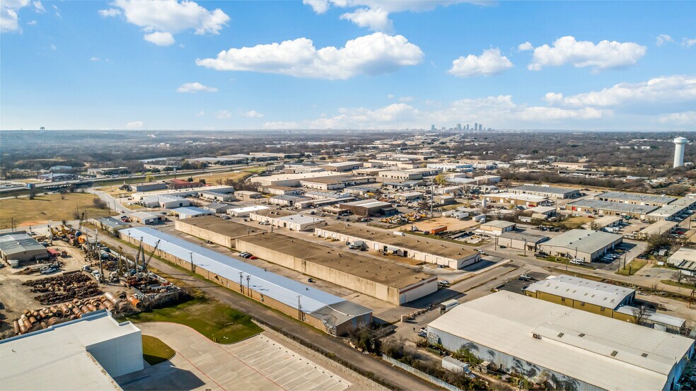 2412-2438 Minnis Dr, Haltom City, TX à louer - Photo du bâtiment - Image 3 de 21