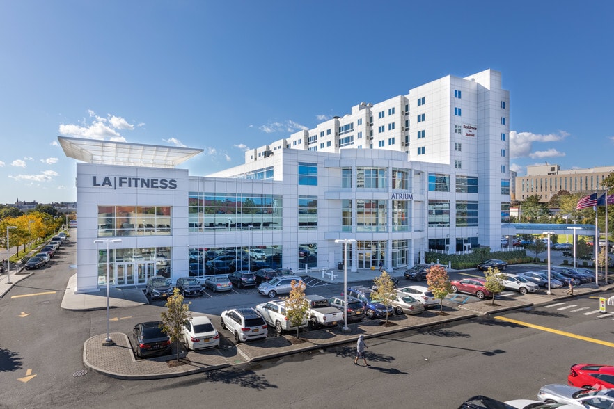 1776 Eastchester Rd, Bronx, NY for lease - Building Photo - Image 1 of 4