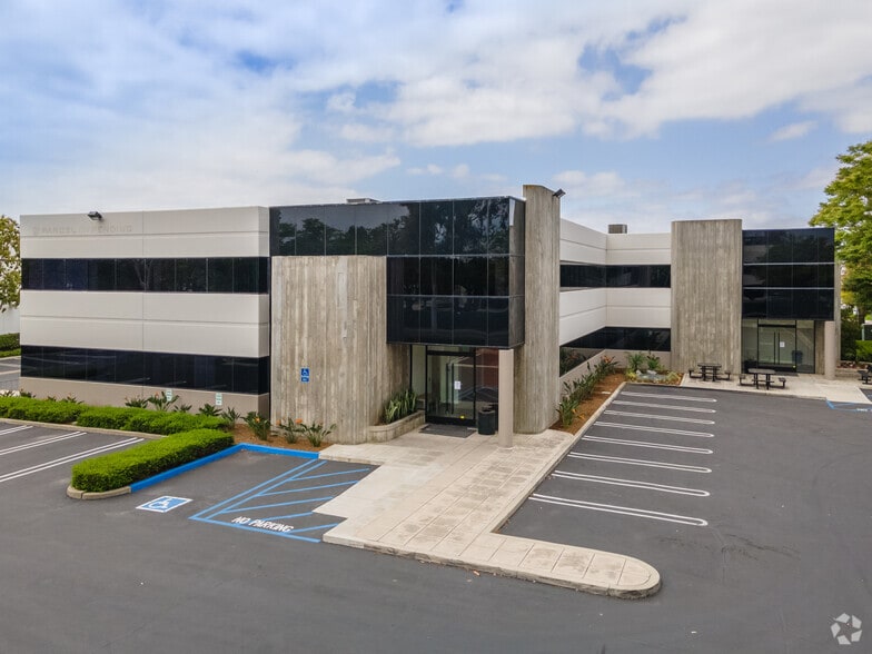 1 Vanderbilt, Irvine, CA for lease - Primary Photo - Image 1 of 6