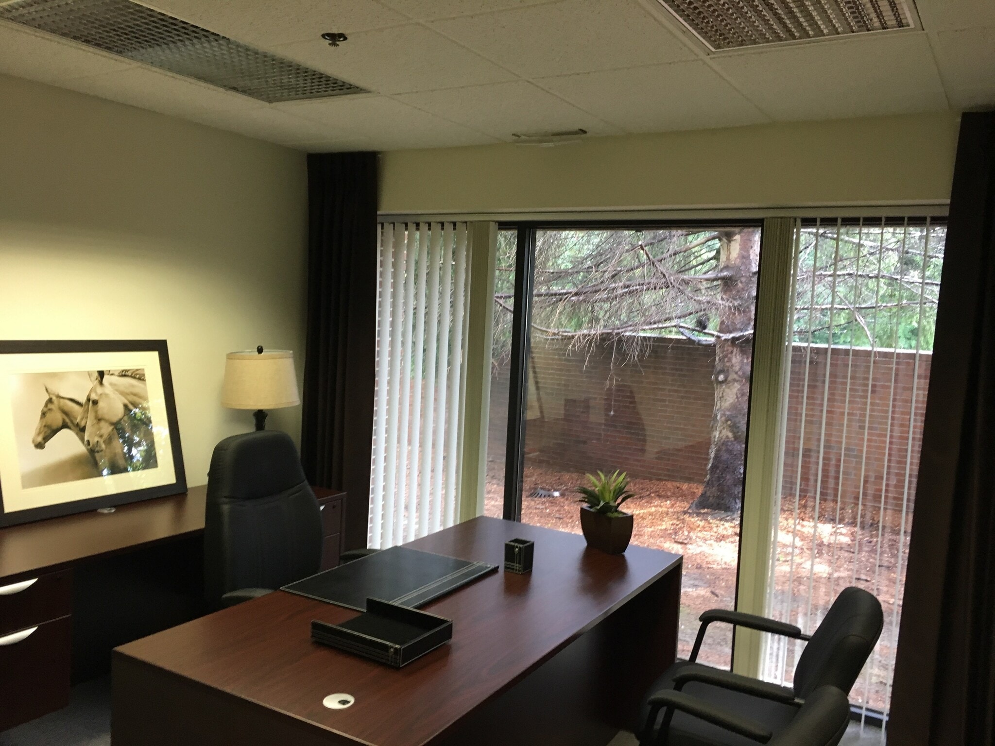 7 W Square Lake Rd, Bloomfield Hills, MI à louer Photo intérieure- Image 1 de 1