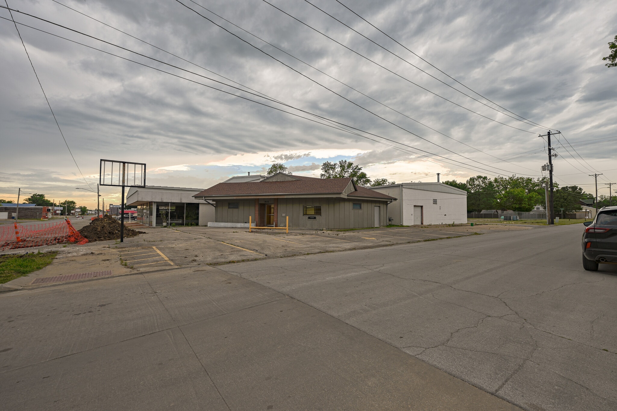 802 W 8th St, Coffeyville, KS for sale Building Photo- Image 1 of 32