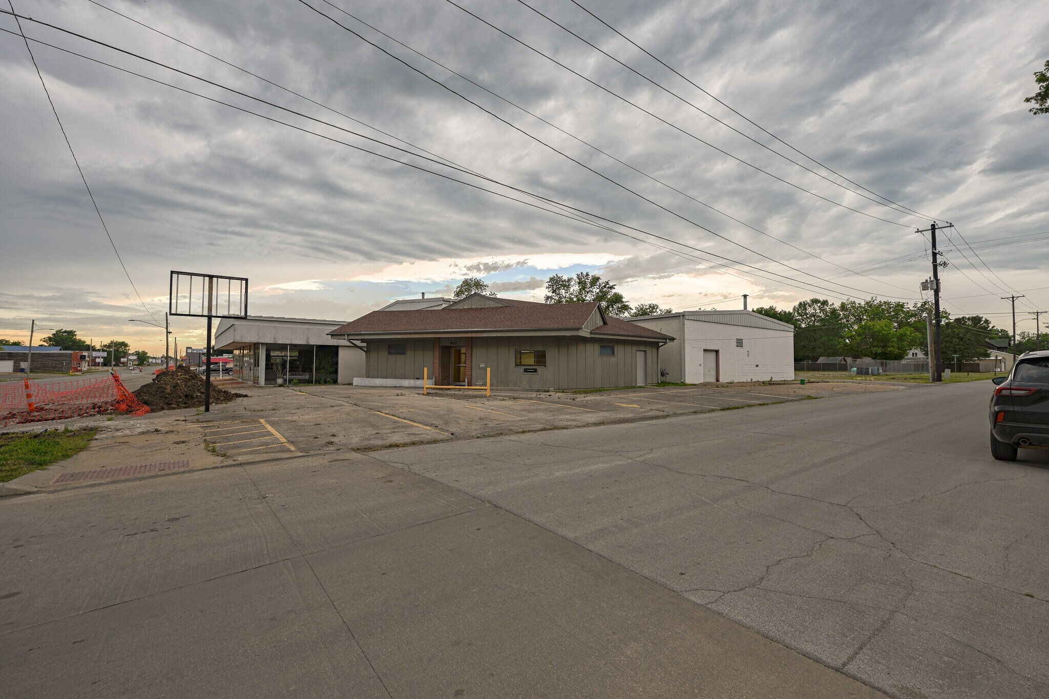 802 W 8th St, Coffeyville, KS à vendre Photo du bâtiment- Image 1 de 32
