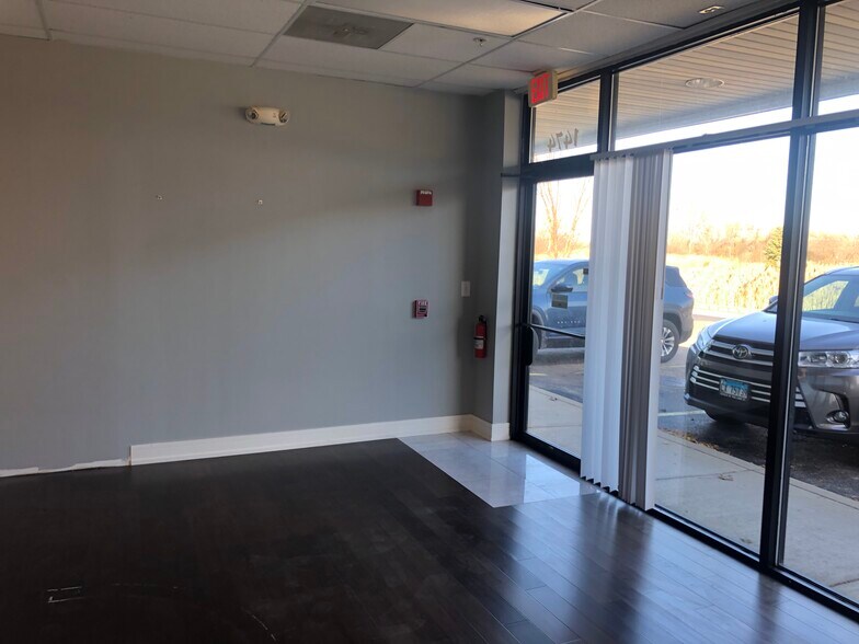 1470-1498 Main St, Antioch, IL à louer - Photo du bâtiment - Image 3 de 6