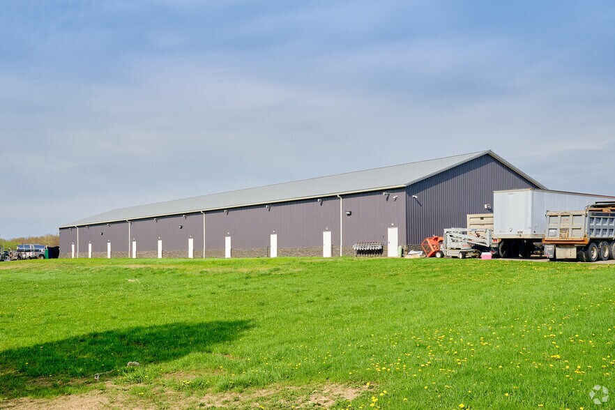 5665 Tec Dr, Avon, NY à louer - Photo du bâtiment - Image 3 de 9