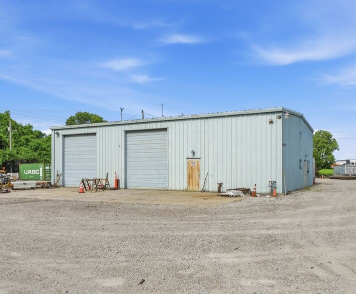 4300-4302 Bridgeton Industrial Dr, Bridgeton, MO for sale - Building Photo - Image 2 of 7