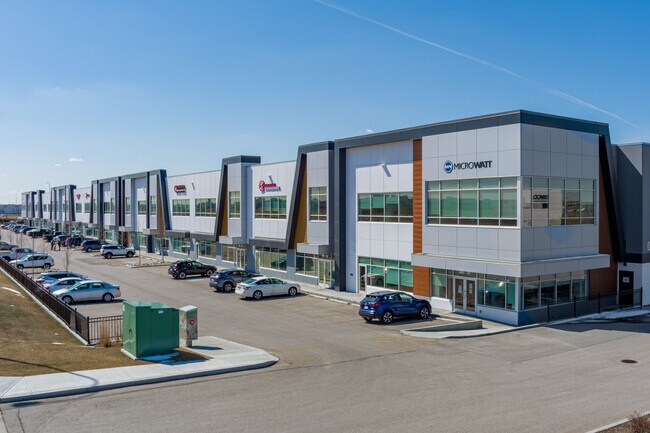 Plus de détails pour 11127 15th St NE, Calgary, AB - Flex à vendre