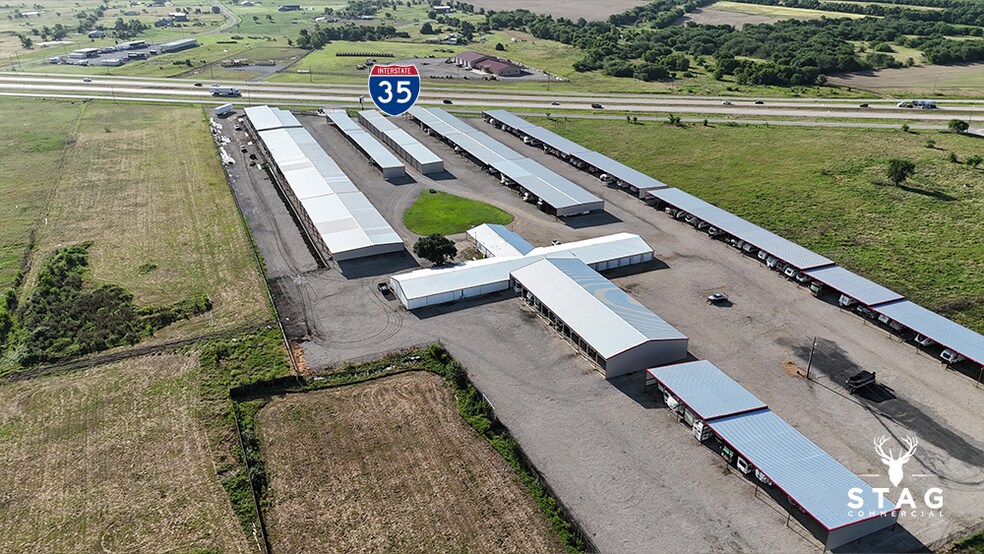 13676 Interstate 35, Valley View, TX à louer - Photo du bâtiment - Image 1 de 10