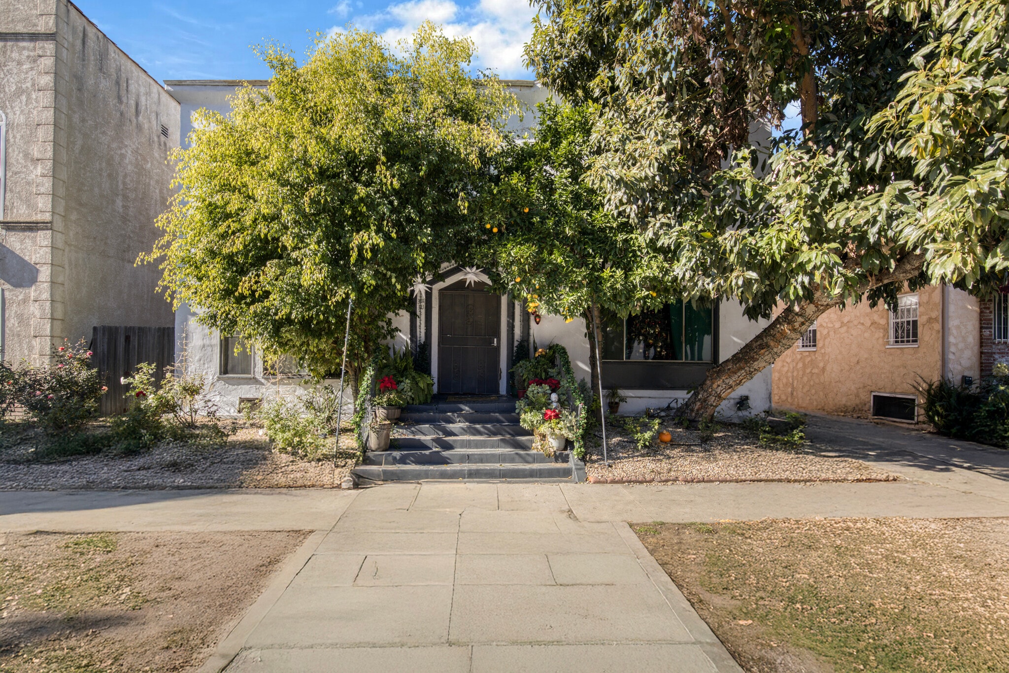 321 N Sierra Bonita Ave, Los Angeles, CA for sale Primary Photo- Image 1 of 14
